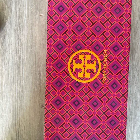 Beautiful black comfy shoes - Picture 2 of 4